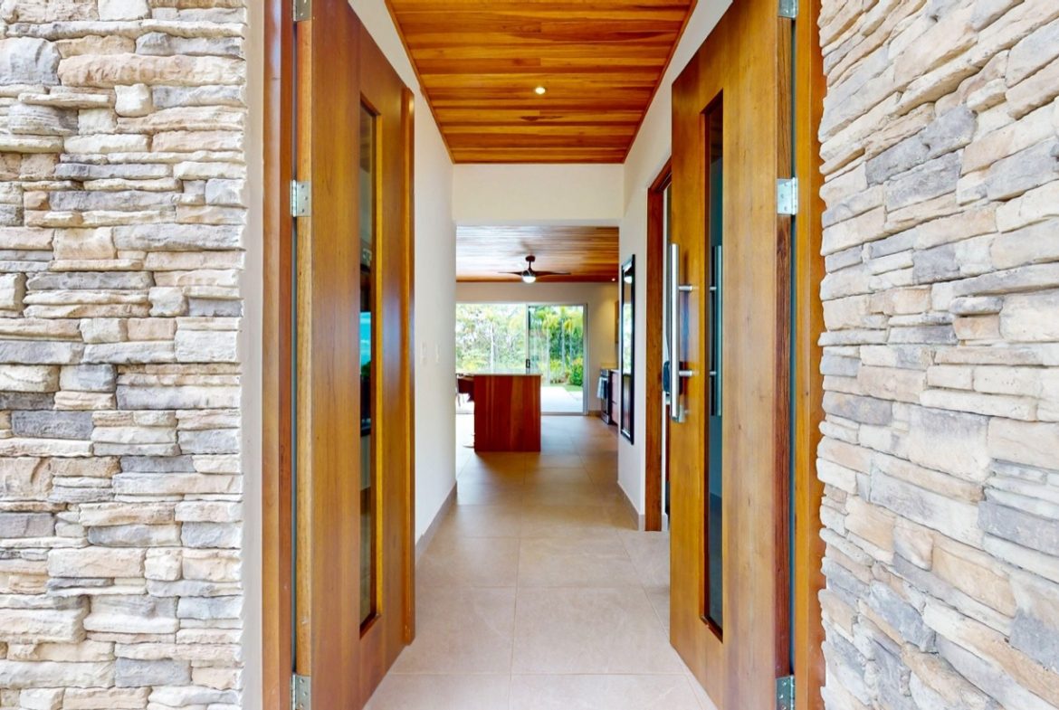 PROPERTY THREE BEDROOM HOME WITH OCEAN AND VALLEY VIEWS, IN CHONTALES – 0.29 ACRES