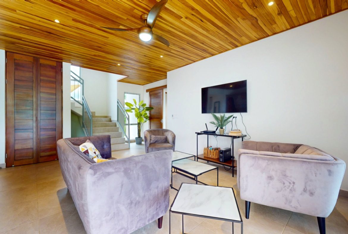PROPERTY THREE BEDROOM HOME WITH OCEAN AND VALLEY VIEWS, IN CHONTALES – 0.29 ACRES