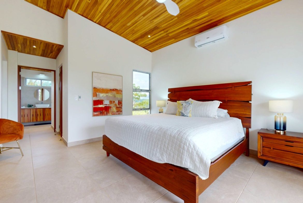 PROPERTY THREE BEDROOM HOME WITH OCEAN AND VALLEY VIEWS, IN CHONTALES – 0.29 ACRES