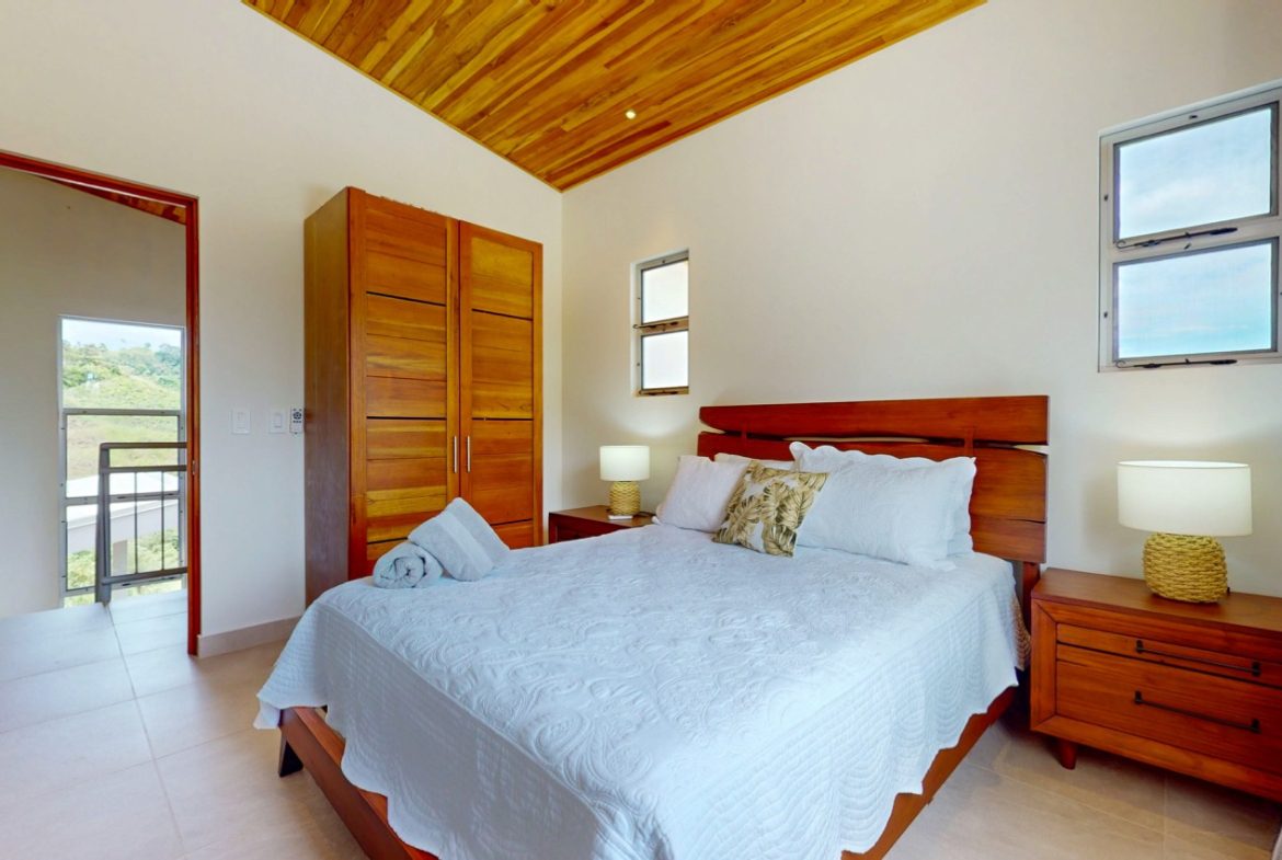 PROPERTY THREE BEDROOM HOME WITH OCEAN AND VALLEY VIEWS, IN CHONTALES – 0.29 ACRES