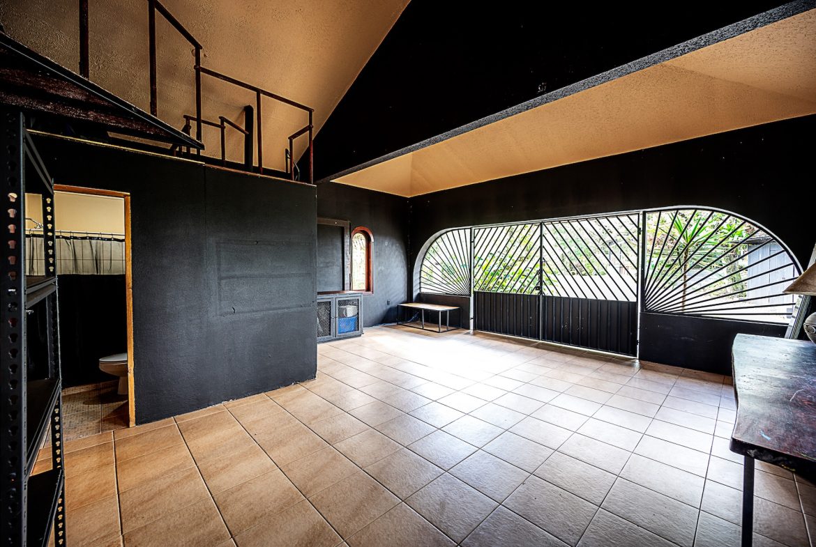JUNGLE PROPERTY WITH IN FRONT ARENAL LAKE VIEW  AND GUEST GUEST HOUESE, IN TEJONA – 4.17 ACRES