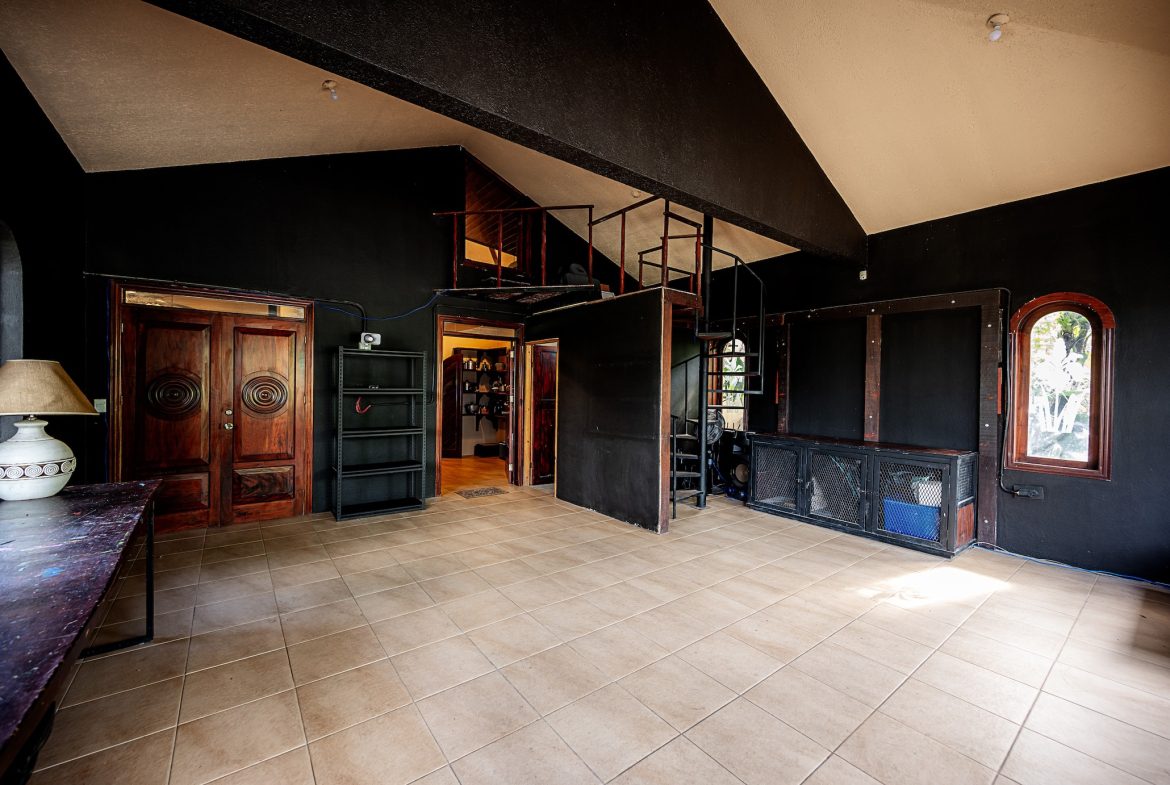 JUNGLE PROPERTY WITH IN FRONT ARENAL LAKE VIEW  AND GUEST GUEST HOUESE, IN TEJONA – 4.17 ACRES