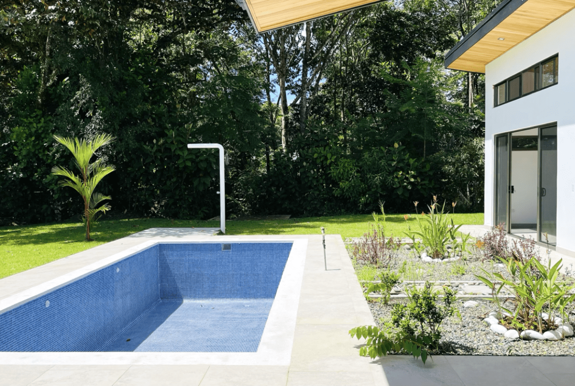 PROPERTY WITH MOUNTAIN VIEWS AND POOL, IN OJOCHAL – 0.3 ACRES