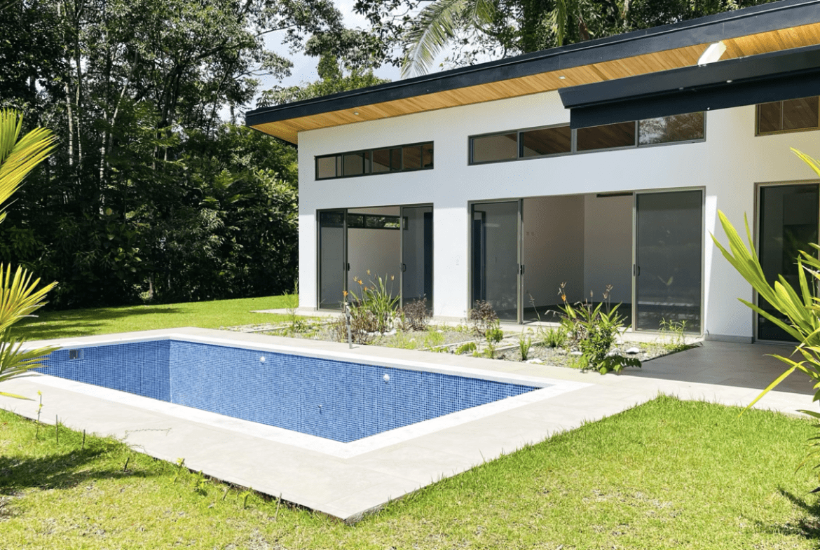 PROPERTY WITH MOUNTAIN VIEWS AND POOL, IN OJOCHAL – 0.3 ACRES