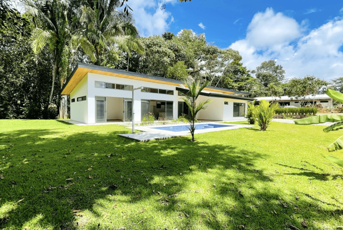 PROPERTY WITH MOUNTAIN VIEWS AND POOL, IN OJOCHAL – 0.3 ACRES