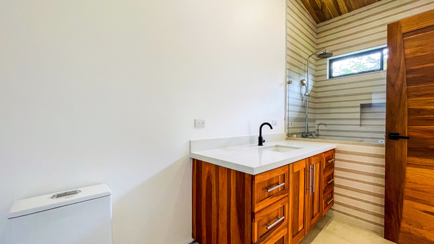 House for sale in Ojochal Costa Rica