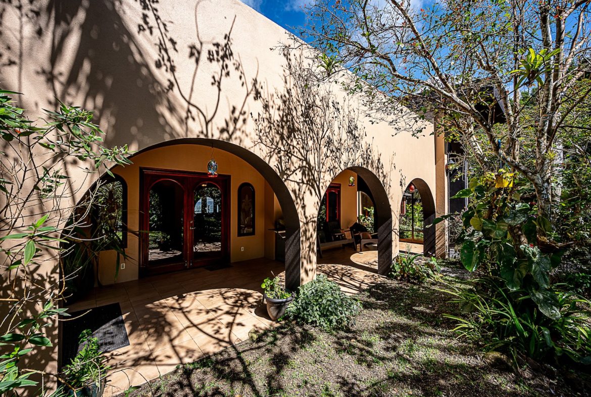 JUNGLE PROPERTY WITH IN FRONT ARENAL LAKE VIEW  AND GUEST GUEST HOUESE, IN TEJONA – 4.17 ACRES