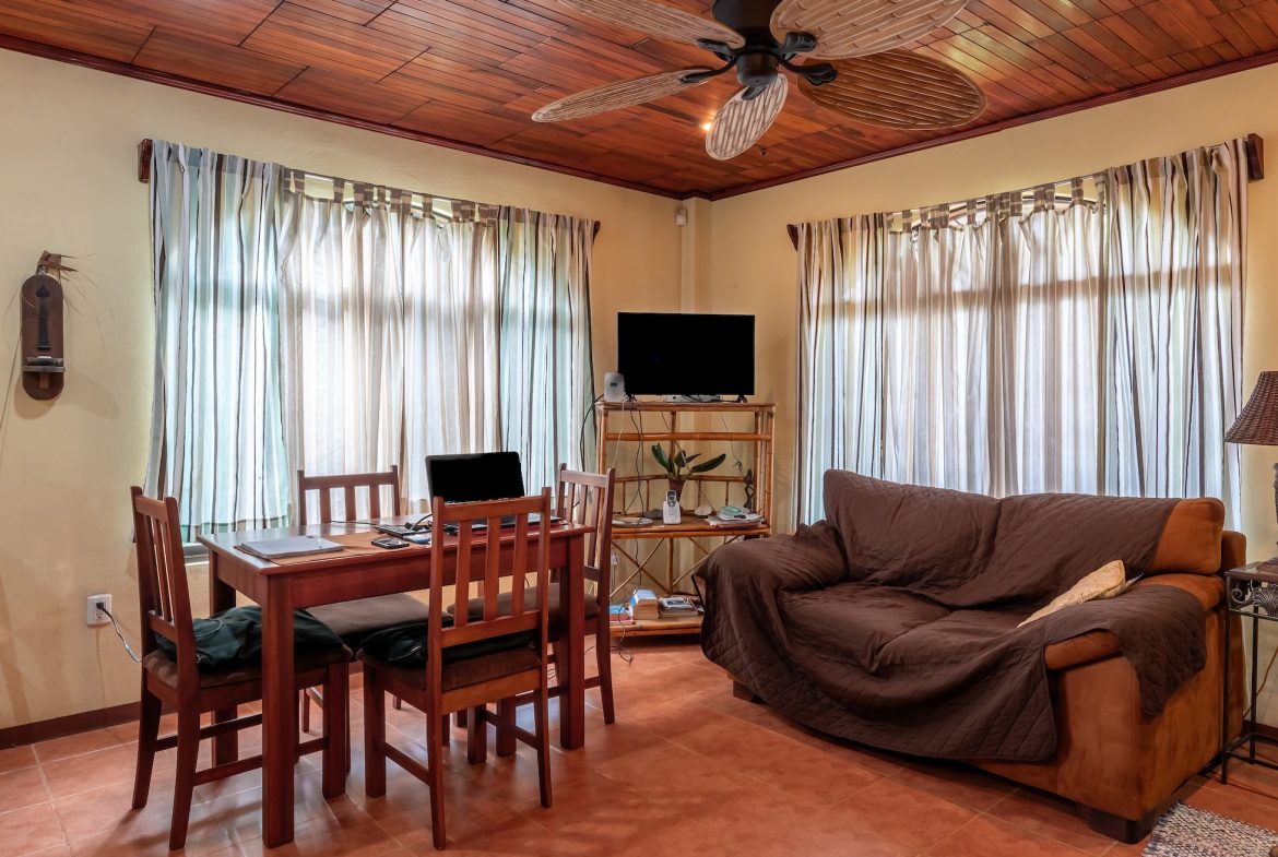 TWO FLOOR PROPERTY WITH THREE BEDROOM HOME AND MOUNTAIN VIEWS, IN PLATANILLO – 0.40 ACRES, Uvita, Costa Rica — photo 6