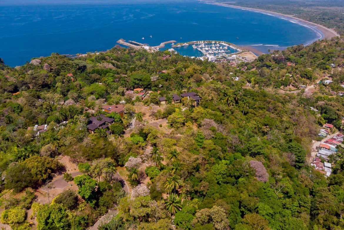 JUNGLE PROPERTY IN GATED COMMUNITY, IN QUEPOS – 0.15 ACRES