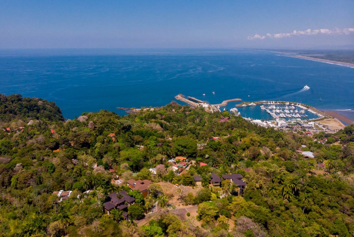JUNGLE PROPERTY IN GATED COMMUNITY, IN QUEPOS – 0.15 ACRES