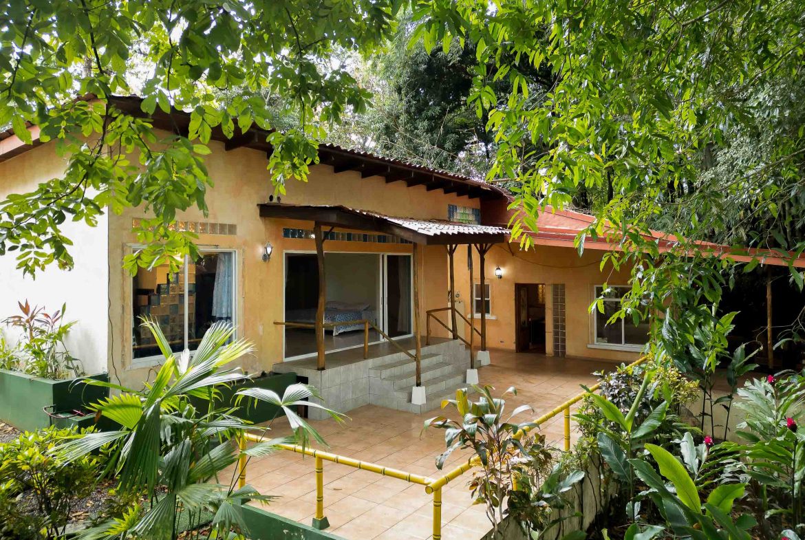 PROPERTY WITH TWO BEDROOM HOME NEAR TO MANUEL ANTONIO CENTER – 0.74 ACRES, Uvita, Costa Rica — photo 2