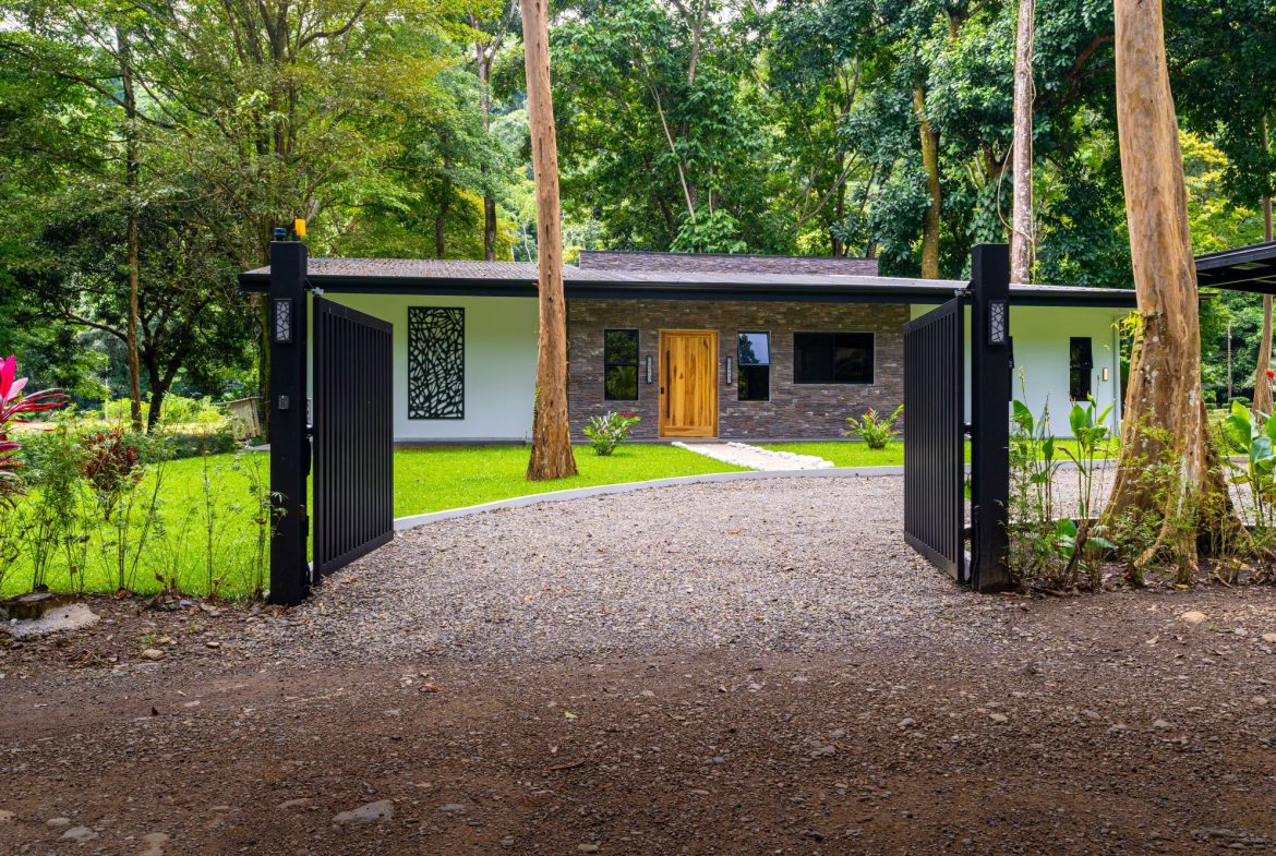 JUNGLE PROPERTY NEAR A CASCADE, IN TRES RIOS – 0.25 ACRES, Uvita, Costa Rica — photo 2