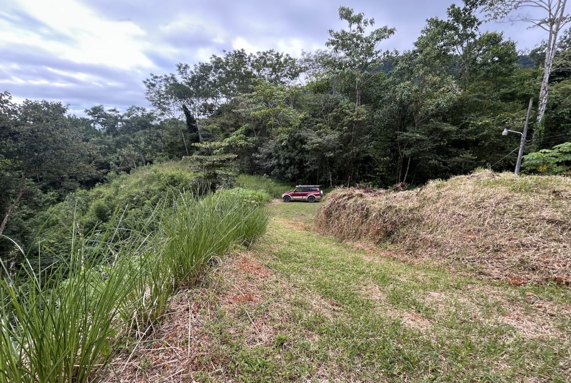 BUILDING PROPERTY IN A GATED COMMUNITY WITH MOUNTAIN VIEWS, IN OJOCHAL – 1.05 ACRES