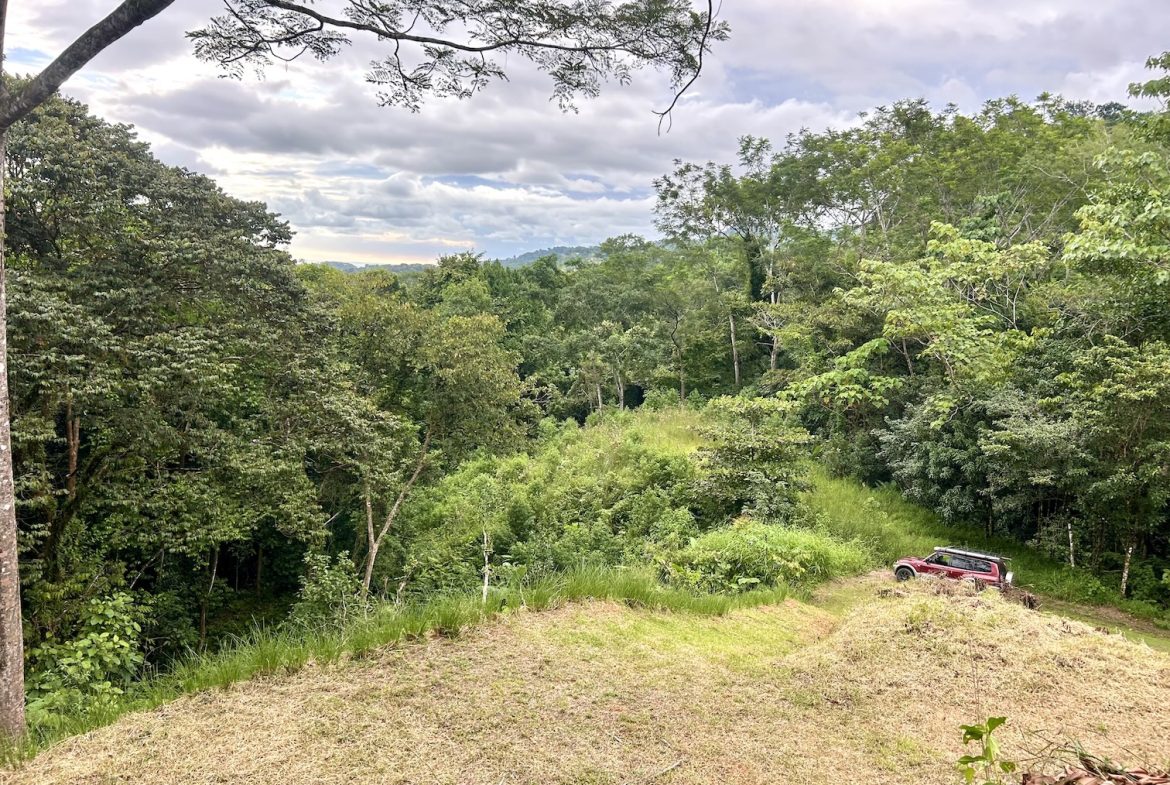 BUILDING PROPERTY IN A GATED COMMUNITY WITH MOUNTAIN VIEWS, IN OJOCHAL – 1.05 ACRES