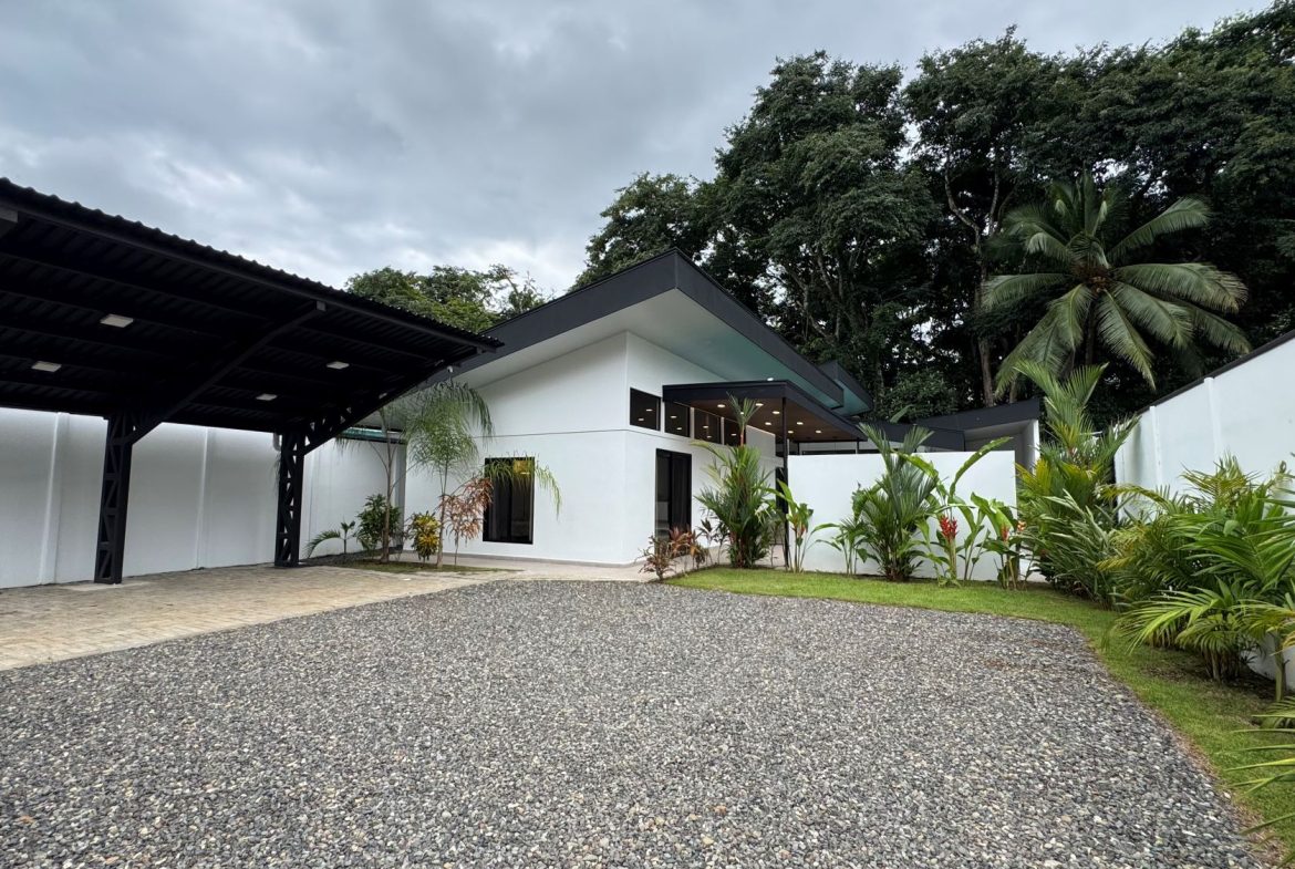 VILLA SELVA THREE BEDROOM HOME PROPERTY NEAR TO THE BEACH, IN BAHIA BALLENA – 0.21 ACRES