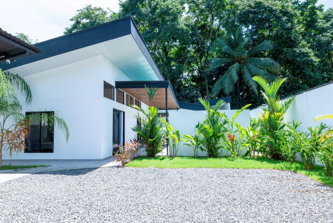 VILLA SELVA THREE BEDROOM HOME PROPERTY NEAR TO THE BEACH, IN BAHIA BALLENA – 0.21 ACRES