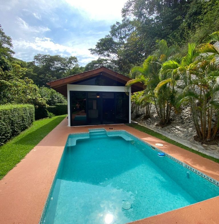 PROPERTY OF ONE BEDROOM HOME WITH POOL, IN OJOCHAL – 1.12 ACRES, Uvita, Costa Rica — photo 2