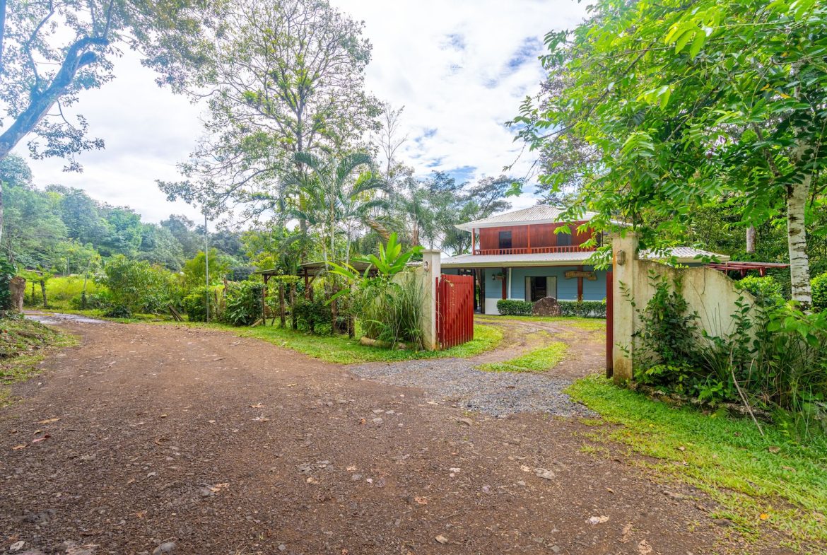 VILLA HARMONY TWO FLOOR PROPERTY WITH MOUNTAIN VIEWS, IN OJOCHAL – 0.48 ACRES, Uvita, Costa Rica — photo 2