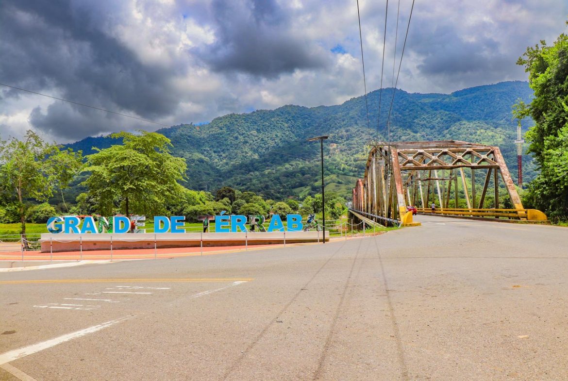 LANDSCAPE PROPERTY WITH MOUNTAIN VIEWS, IN PALMAR SUR – 3.7 ACRES