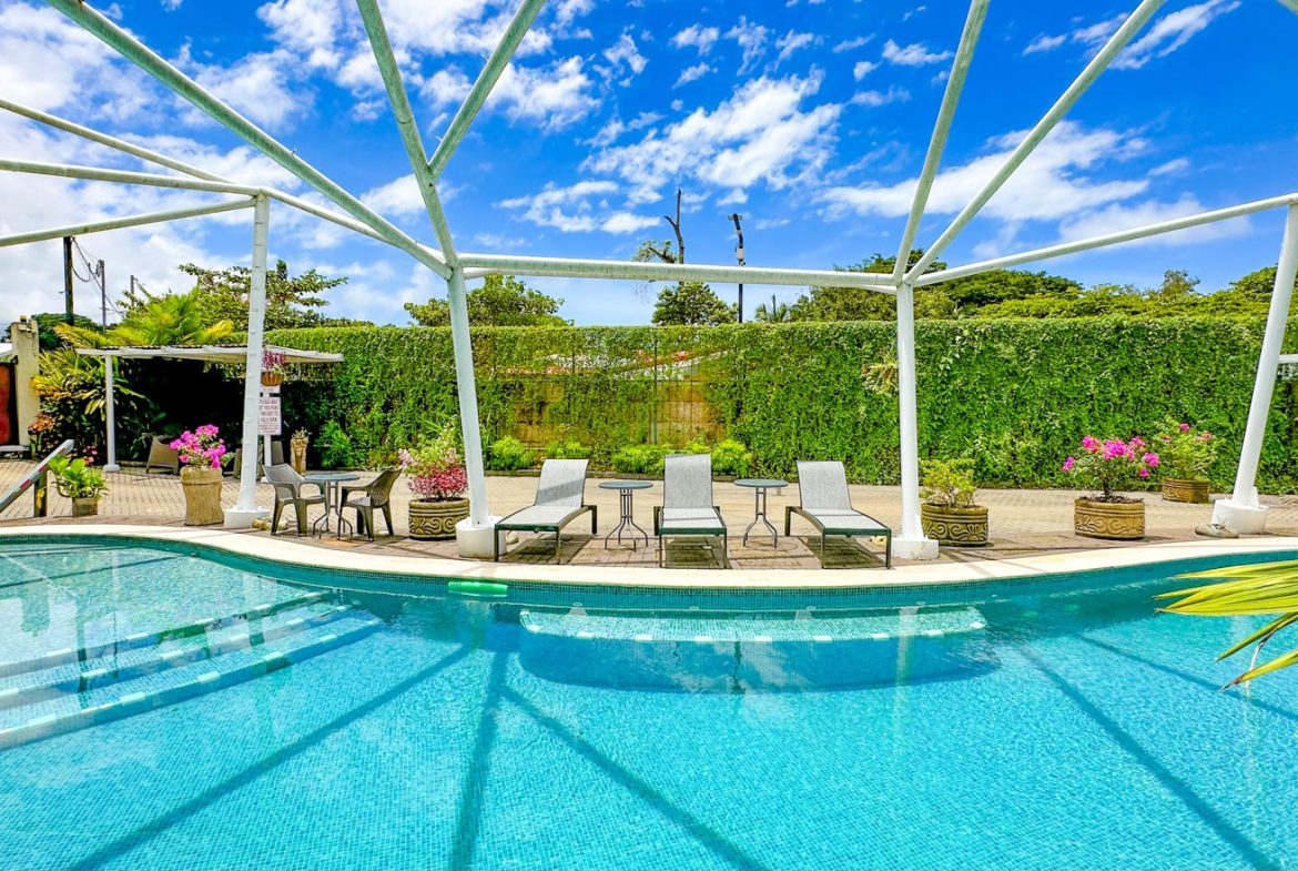 HOTEL PROPERTY WITH TWENTY TWO BEDROOM, NEAR TO THE TOWN , IN UVITA – 0.35 ACRES