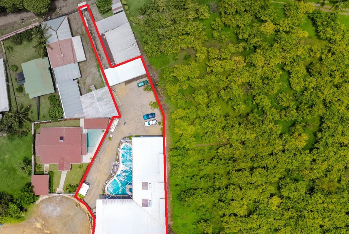 HOTEL PROPERTY WITH TWENTY TWO BEDROOM, NEAR TO THE TOWN , IN UVITA – 0.35 ACRES