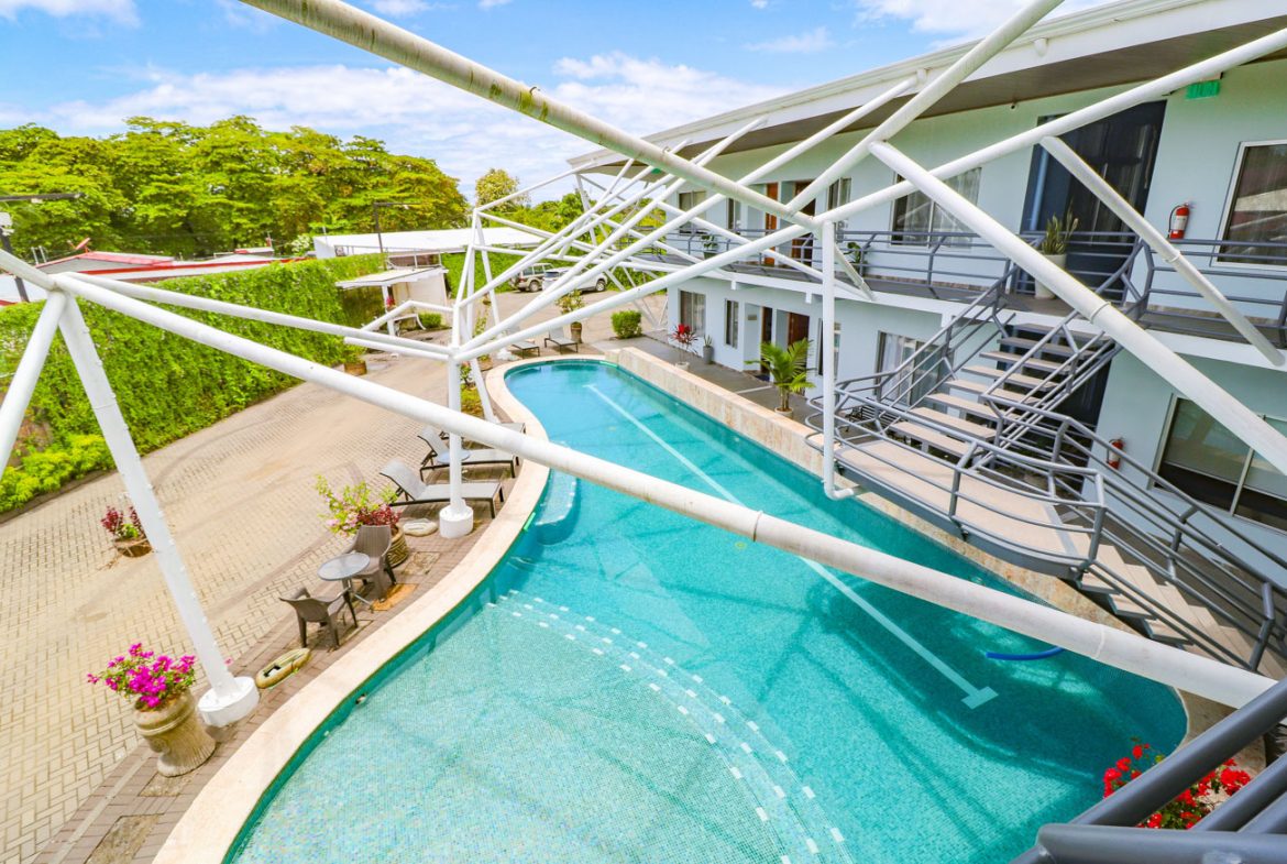 HOTEL PROPERTY WITH TWENTY TWO BEDROOM, NEAR TO THE TOWN , IN UVITA – 0.35 ACRES