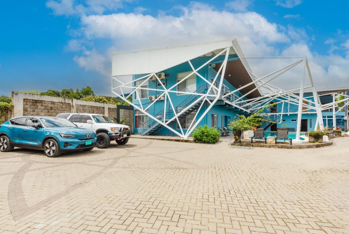HOTEL PROPERTY WITH TWENTY TWO BEDROOM, NEAR TO THE TOWN , IN UVITA – 0.35 ACRES