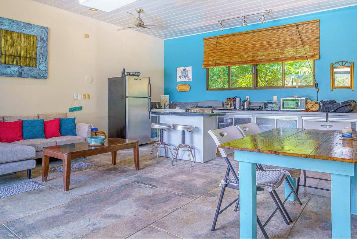 JUNGLE PROPERTY WITH 2 BEDROOM AND PANORAMIC VIEWS OF THE MOUNTAINS, IN OJOCHAL – 1.3 ACRES