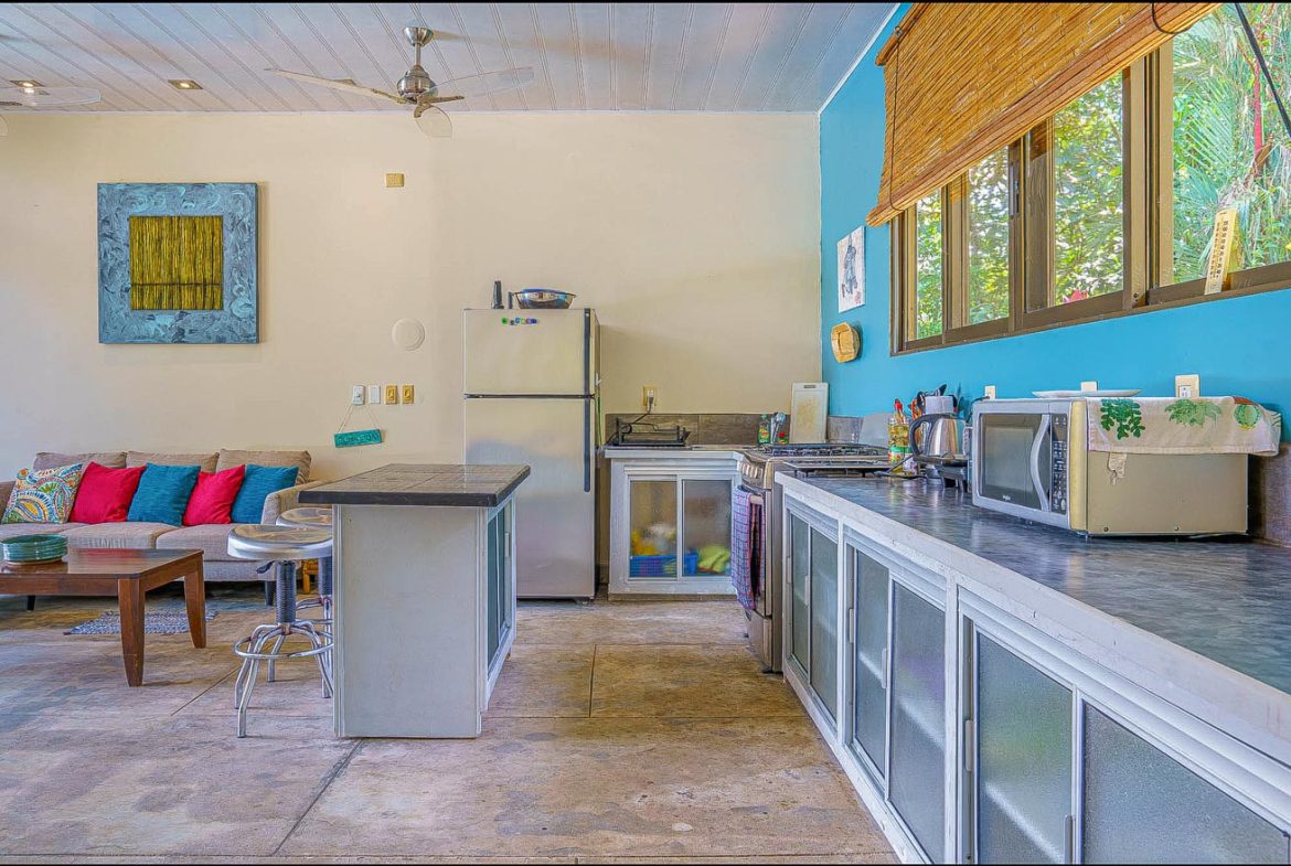 JUNGLE PROPERTY WITH 2 BEDROOM AND PANORAMIC VIEWS OF THE MOUNTAINS, IN OJOCHAL – 1.3 ACRES