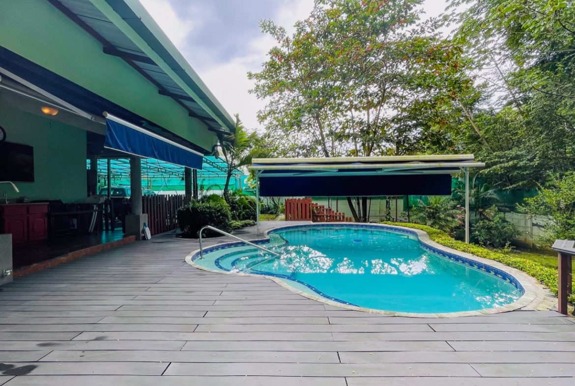 PROPERTY WITH THREE BEDROOM HOME AND PUBLIC ROAD IN FRONT, IN UVITA – 0.24 ACRES, Uvita, Costa Rica — photo 4