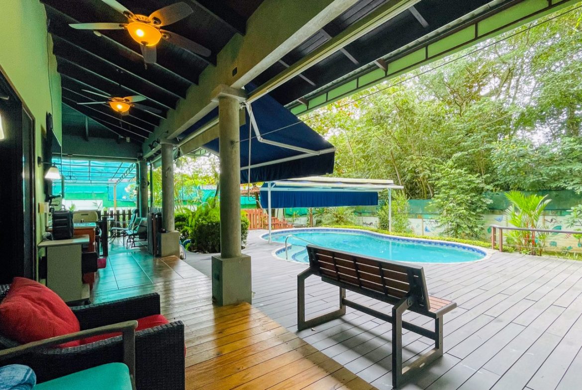 PROPERTY WITH THREE BEDROOM HOME AND PUBLIC ROAD IN FRONT, IN UVITA – 0.24 ACRES, Uvita, Costa Rica — photo 7