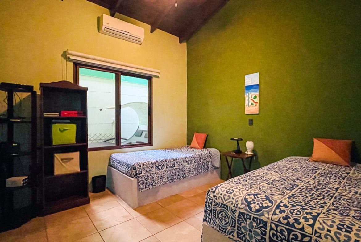 PROPERTY WITH THREE BEDROOM HOME AND PUBLIC ROAD IN FRONT, IN UVITA – 0.24 ACRES