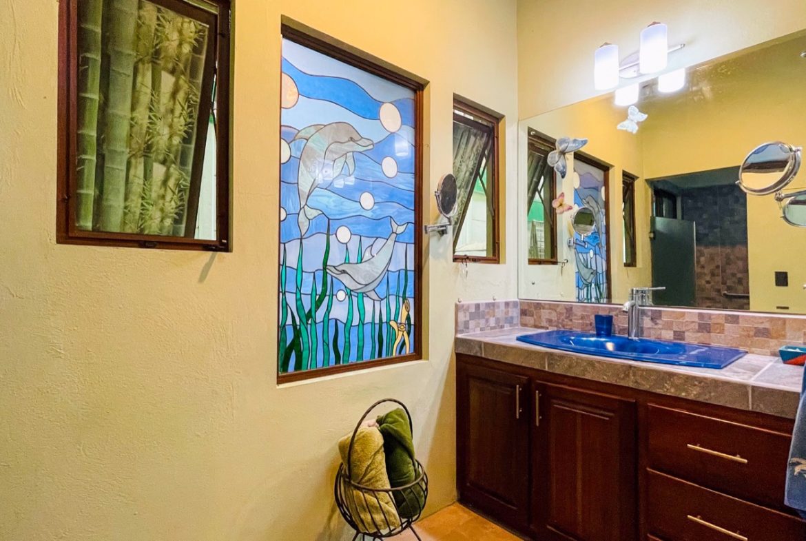 PROPERTY WITH THREE BEDROOM HOME AND PUBLIC ROAD IN FRONT, IN UVITA – 0.24 ACRES