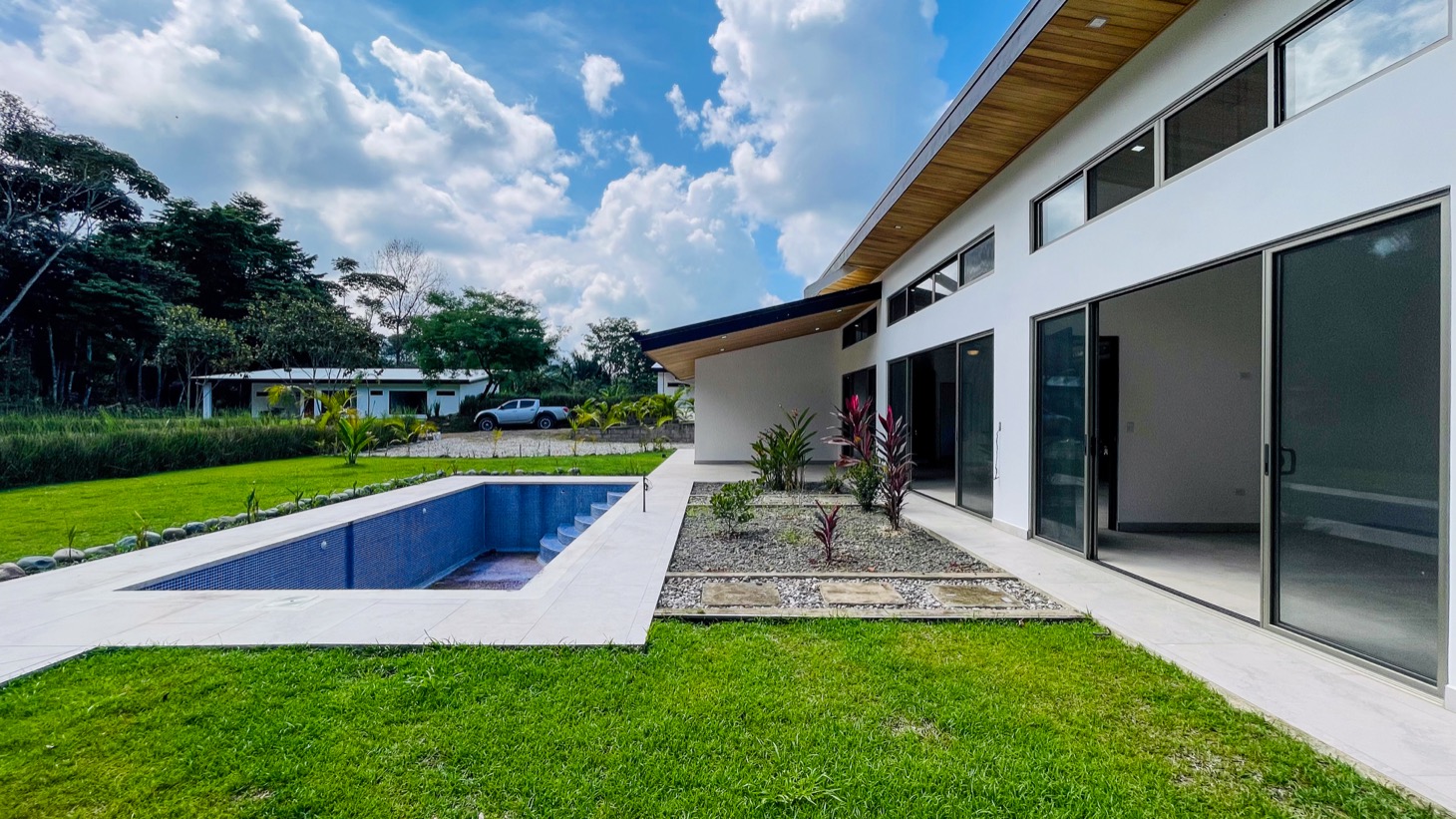 House for sale in Ojochal Costa Rica
