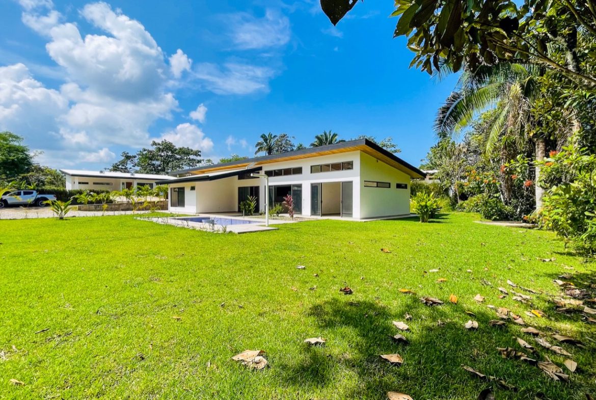 PROPERTY WITH THREE BEDROOM HOME IN A GATED COMMUNITY, IN OJOCHAL – 0.25 ACRES