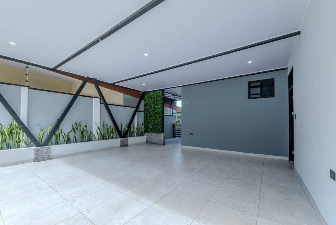 PROPERTY THREE BEDROOM HOME WITH LANDSCAPING VIEWS, IN SAN ISIDRO – 0.21 ACRES, Uvita, Costa Rica — photo 7