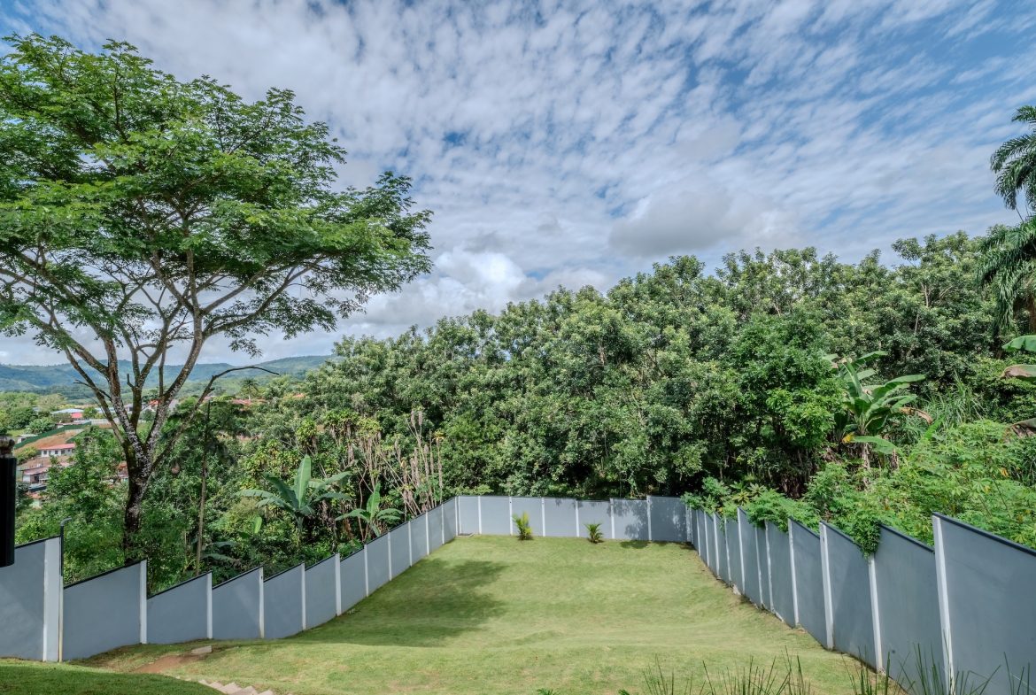 PROPERTY THREE BEDROOM HOME WITH LANDSCAPING VIEWS, IN SAN ISIDRO – 0.21 ACRES