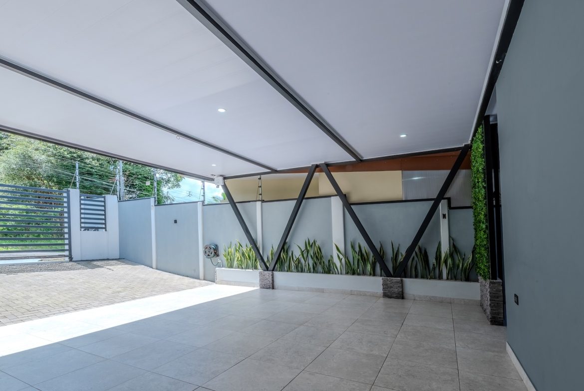 PROPERTY THREE BEDROOM HOME WITH LANDSCAPING VIEWS, IN SAN ISIDRO – 0.21 ACRES