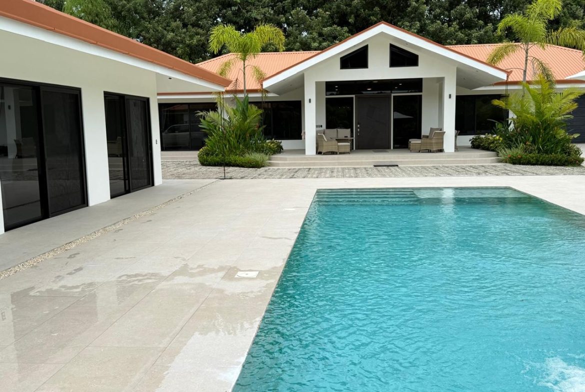 LANDSCAPE PROPERTY WITH POOL AND GUEST HOUSE CASA BLANCA, IN MATAPALO – 1.23 ACRES, Uvita, Costa Rica — photo 2
