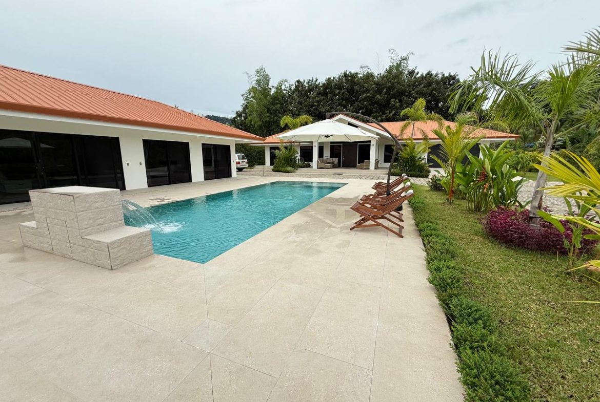 LANDSCAPE PROPERTY WITH POOL AND GUEST HOUSE CASA BLANCA, IN MATAPALO – 1.23 ACRES, Uvita, Costa Rica — photo 6