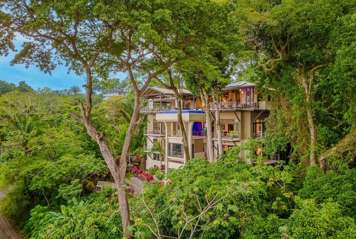 LUXURY PROPERTY WITH PANORAMIC OCEAN VIEWS, IN MANUEL ANTONIO – 1.53 ACRES, Uvita, Costa Rica — photo 3
