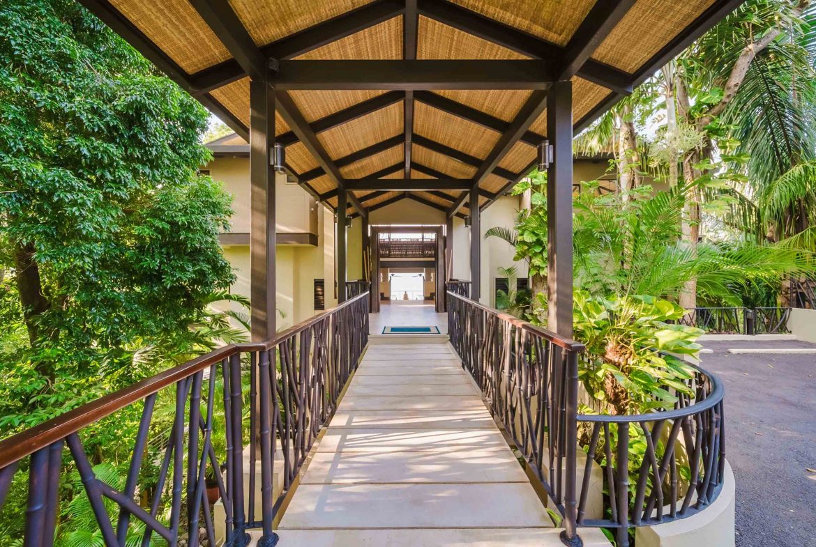 LUXURY PROPERTY WITH PANORAMIC OCEAN VIEWS, IN MANUEL ANTONIO – 1.53 ACRES, Uvita, Costa Rica — photo 6