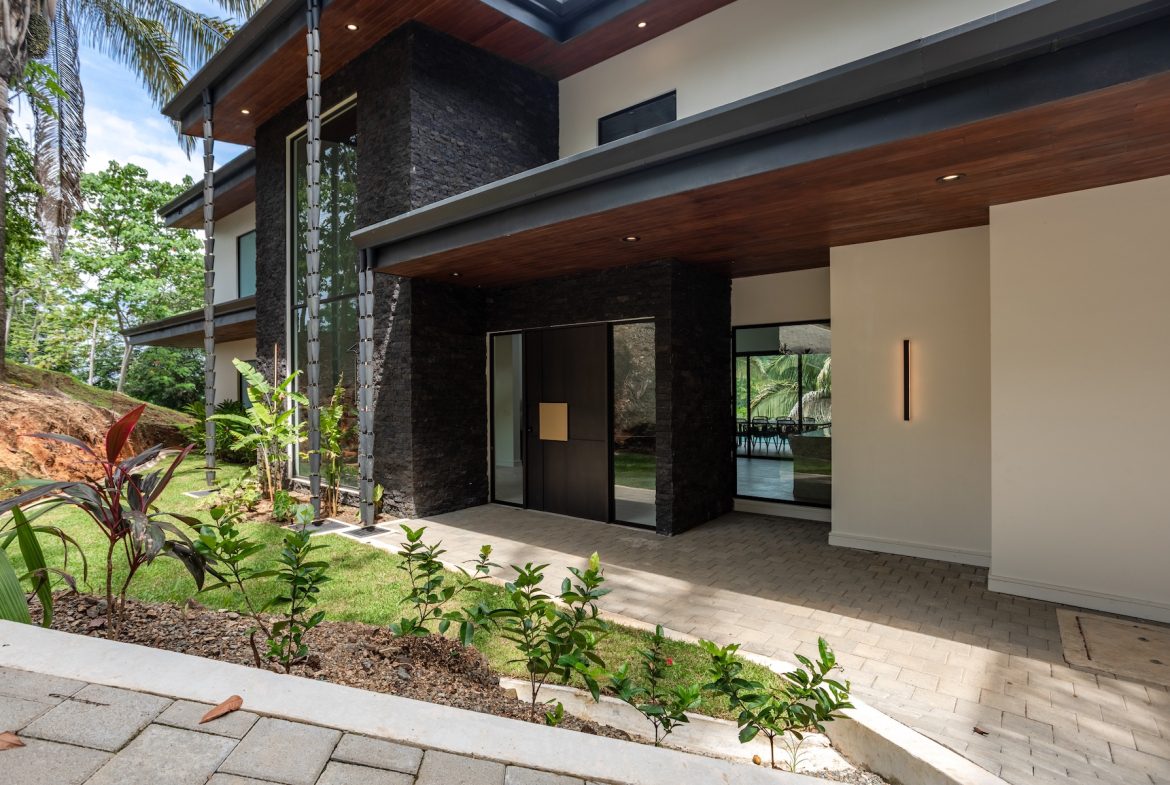 CASA 13 – LUXURY HOME IN EXCLUSIVE COMMUNITY OF LAS COLINAS, Uvita, Costa Rica — photo 4