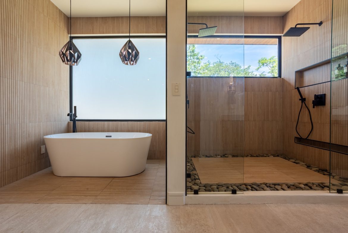 CASA 13 – LUXURY HOME IN EXCLUSIVE COMMUNITY OF LAS COLINAS