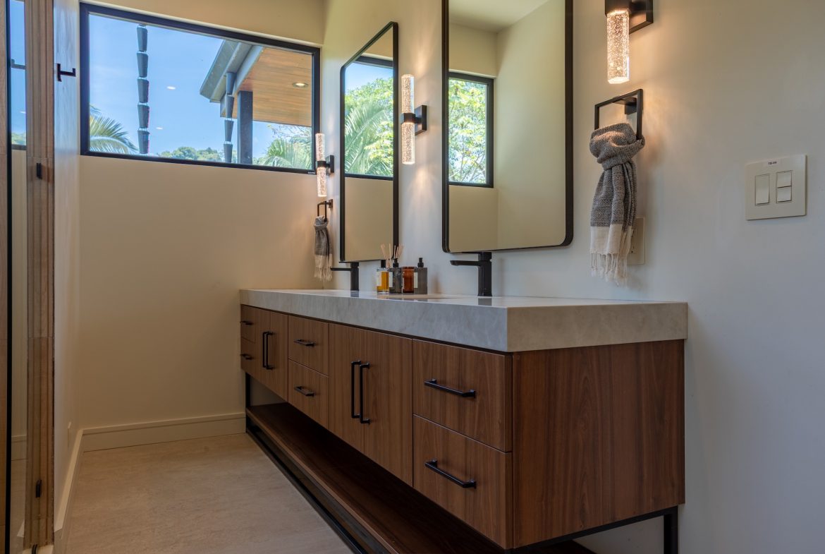 CASA 13 – LUXURY HOME IN EXCLUSIVE COMMUNITY OF LAS COLINAS