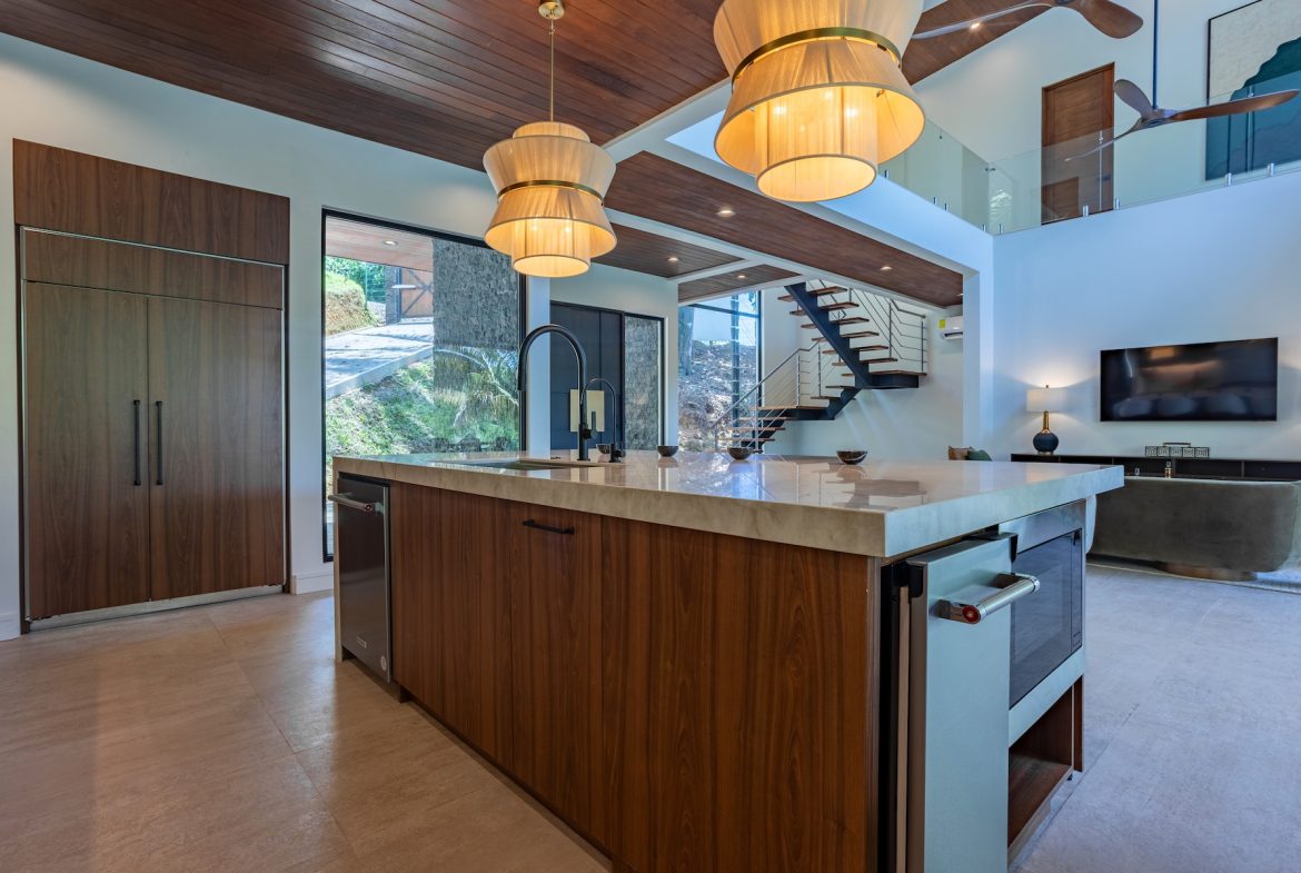 CASA 13 – LUXURY HOME IN EXCLUSIVE COMMUNITY OF LAS COLINAS