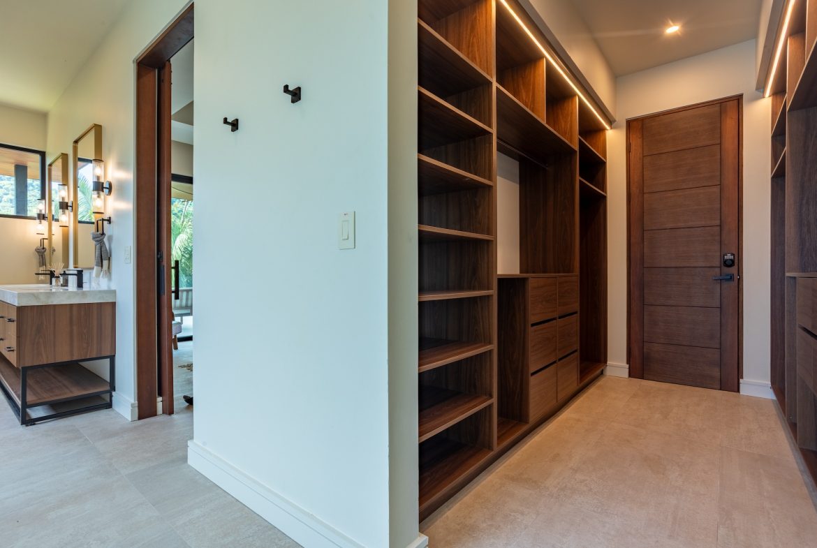 CASA 13 – LUXURY HOME IN EXCLUSIVE COMMUNITY OF LAS COLINAS