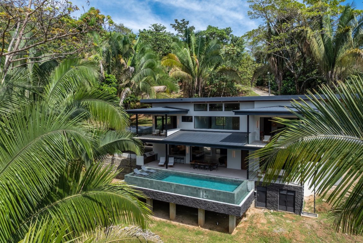 CASA 13 – LUXURY HOME IN EXCLUSIVE COMMUNITY OF LAS COLINAS, Uvita, Costa Rica — photo 2
