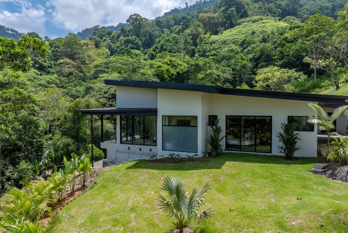CASA 23 – LAS COLINAS LUXURY ONE LEVEL HOME CLOSE TO EVERYTHING, Uvita, Costa Rica — photo 2