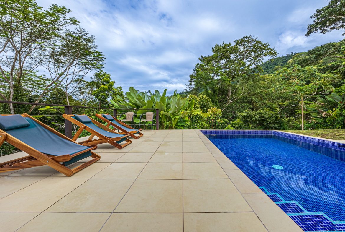 TWO FLOOR PROPERTY WITH TWO BEDROOM AND OCEAN VIEWS, IN SAN JOSECITO – 2.2 ACRES